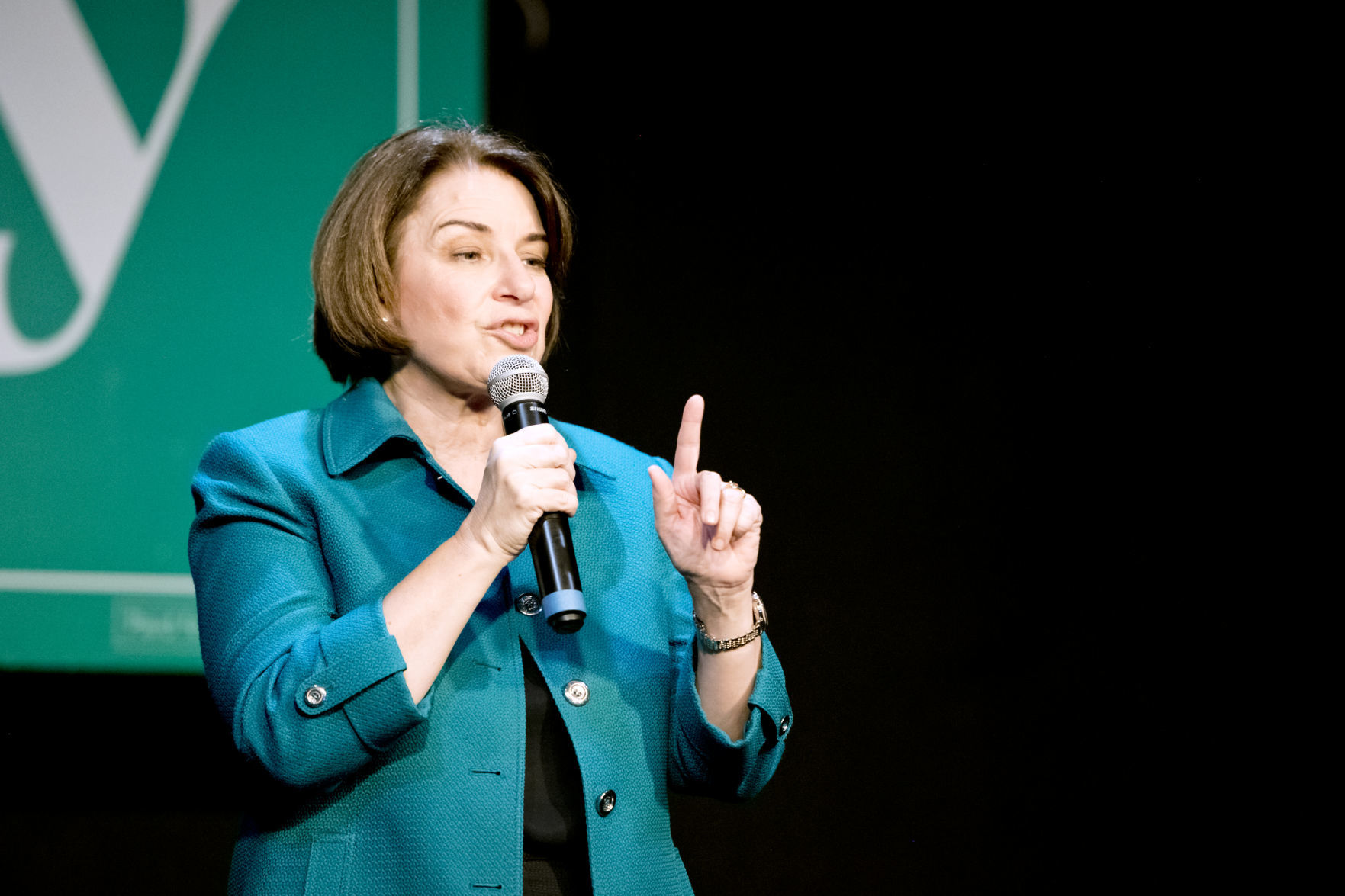 Sen. Amy Klobuchar rallies in Sioux City